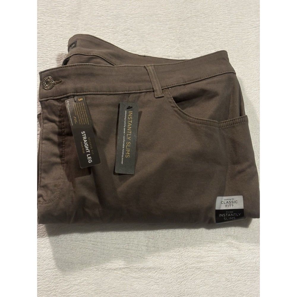NEW Lee Pants Women's Plus Straight Leg Instantly‎ Slim Classic 28W Petite Brown